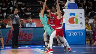 El quinteto titular de Iberostar Tenerife puede ante un Baxi Manresa luchador (77-75)