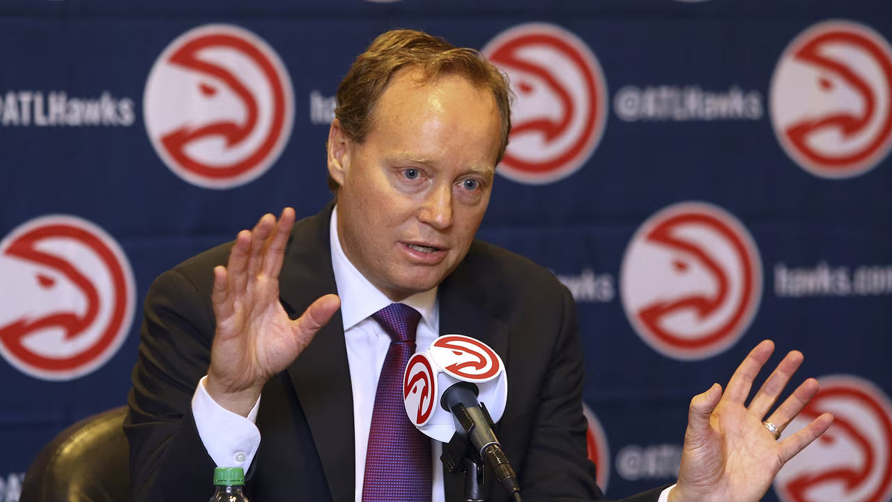 Mike Budenholzer no seguirá como entrenador de los Hawks