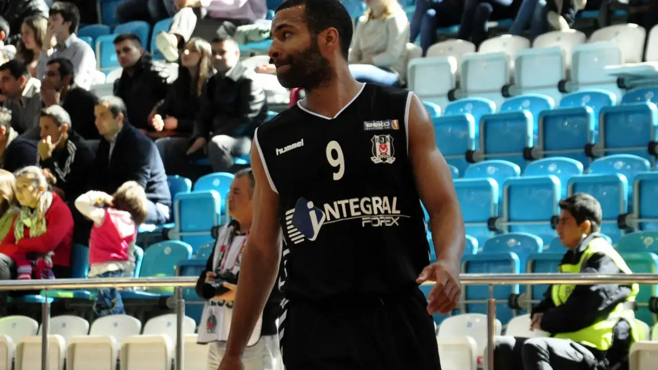 TBL: Fenerbahce y Galatasaray, a tope. Renace Lofton. Dogus toma ejemplo de Bayern