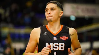 OFICIAL: Covirán Granada ficha a este tirador y Barton sigue