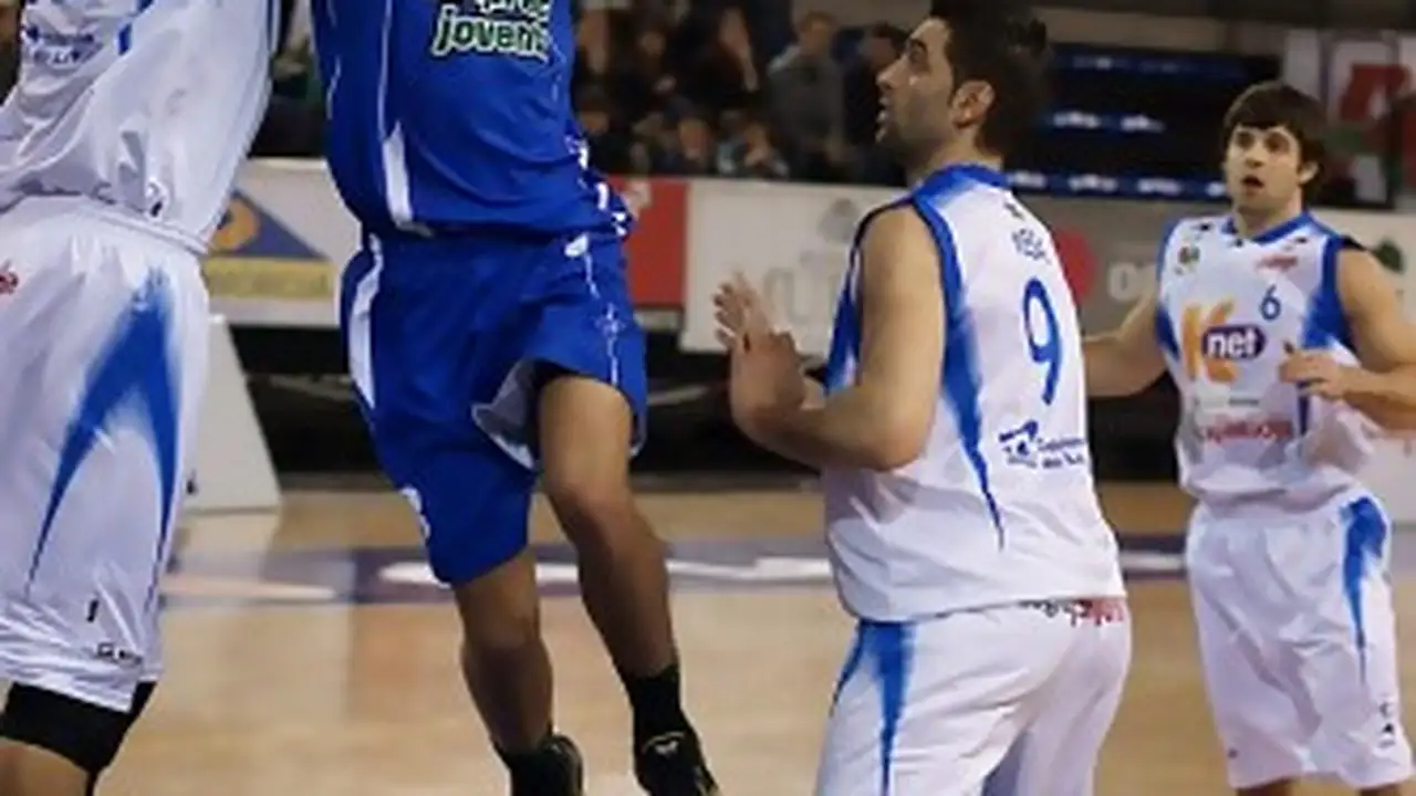 Adecco Plata (Final Playoff): CB Prat salva el <i>matchball</i> y suma su primera victoria ante Aguas de Sousas