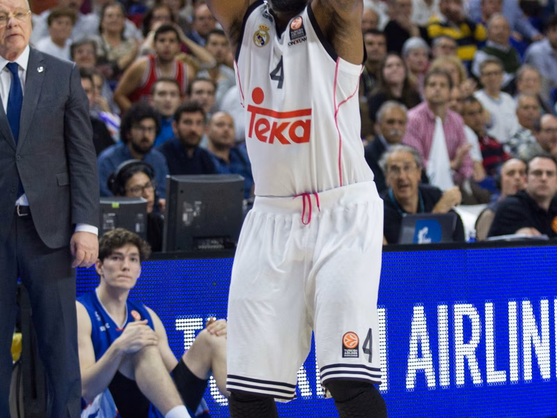 KC Rivers en estado de gracia, el Madrid gana 80-71 y pone el 1-0