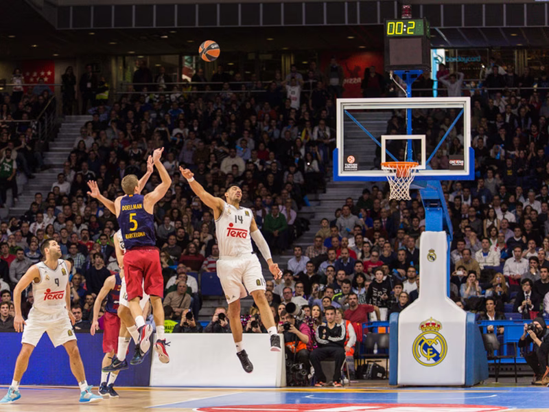 “El Capitán América” ejerce de héroe y derrota al Real Madrid (86-87)