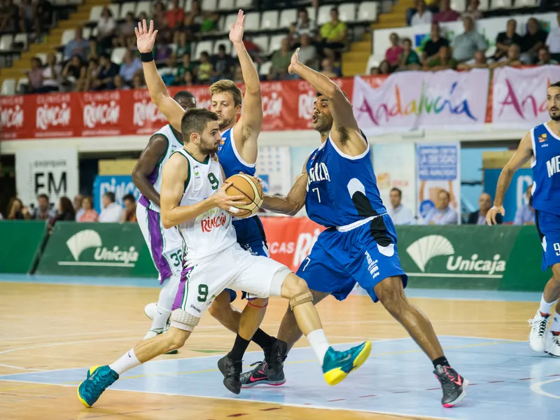 Ourense y Melilla arrasan en el debut. Valladolid y Coruña también convencen