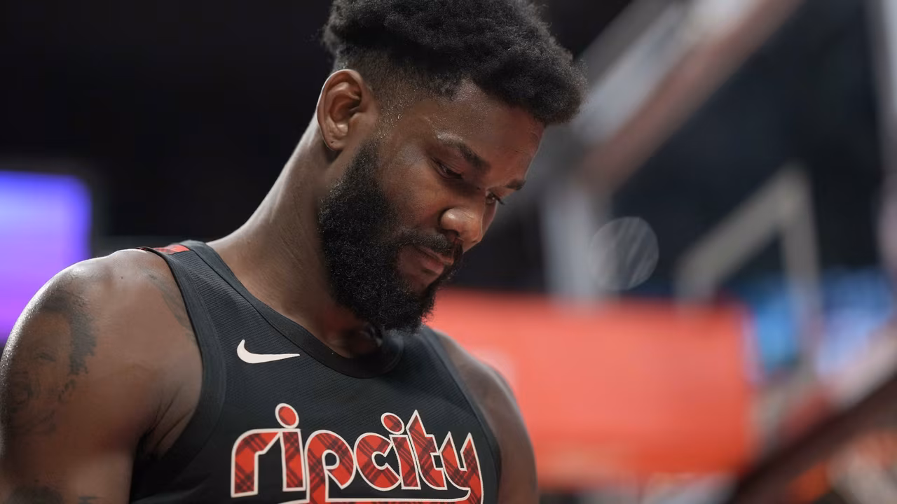 DeAndre Ayton promedia 12 puntos, pero sostiene que es un jugador de contrato máximo
