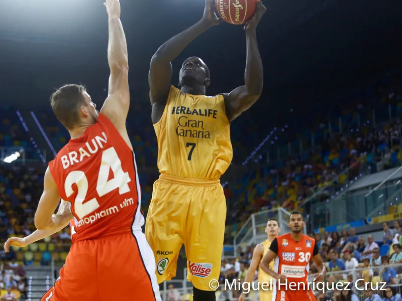 Savané, al Estudiantes para reencontrarse con Salva; Grigonis pone rumbo a Tenerife