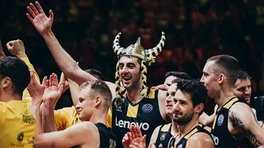 Lenovo Tenerife, campeón de la Champions ante un batallador Baxi Manresa (87-98)