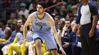 Aldama da el siguiente paso en Grizzlies: ¿Cómo fue su debut en los NBA Playoffs?
