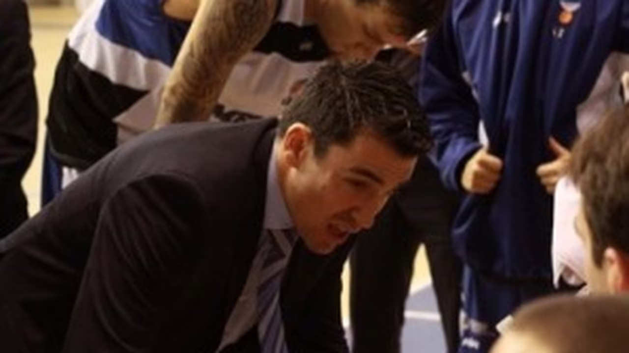 Gonzalo García de Vitoria amplía su contrato con el Melilla Baloncesto una temporada