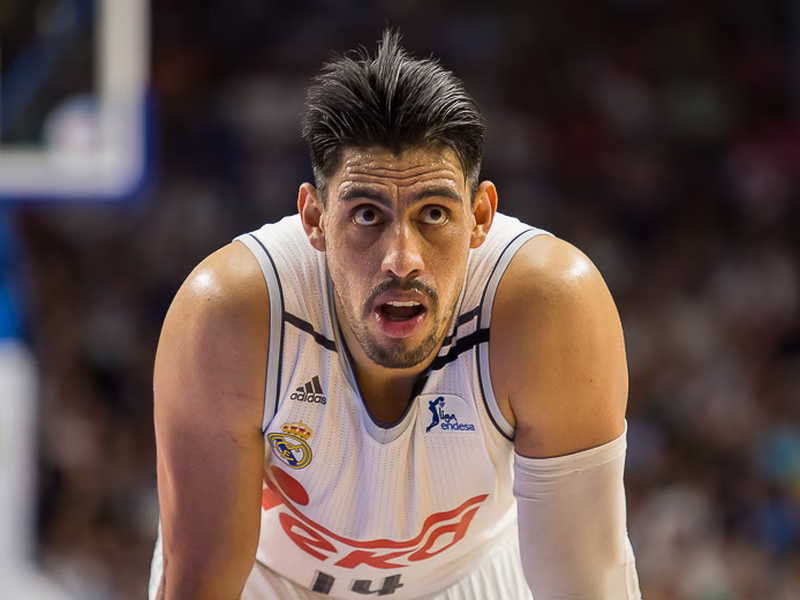 Fin al culebrón: Gustavo Ayón renueva con el Real Madrid hasta 2019