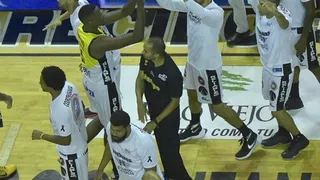 Capitanes vuelve a hacerse fuerte en casa y empata la final en Puerto Rico (94-75)
