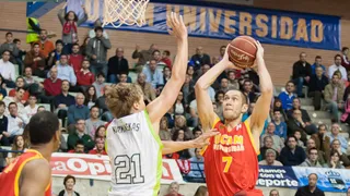 UCAM mejora pero no gana. Se va Mickeal sin conocer la victoria y llega Radovic