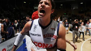 Lega (J18): Crisis deportiva del Emporio Armani; Scavolini lidera el grupetto perseguidor de Montepaschi; Petteri Koponen se lleva el MVP de la semana y Andrea Pecile, el mejor en Legadue