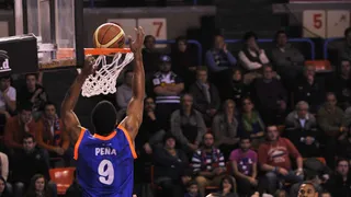 Coruña conquista El Plantío y aleja al Burgos de la Copa. COB vence el duelo de colistas