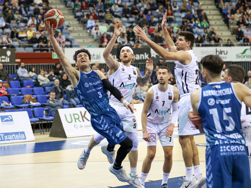 Sus números revientan la LEB Oro: ¿Quién es Alex Barcello?