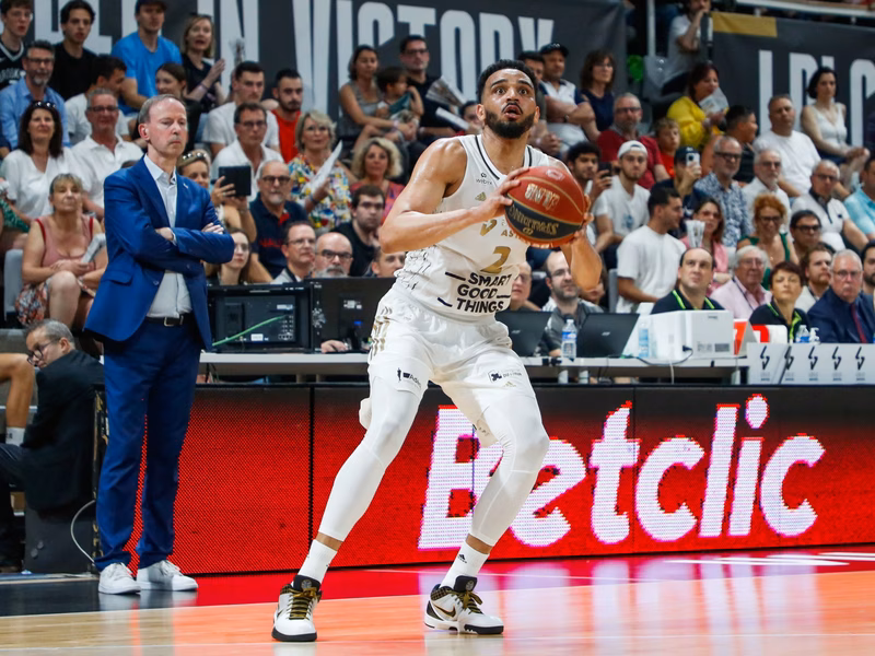Las lesiones obligan a Fenerbahçe a darle un refuerzo a Jasikevicius