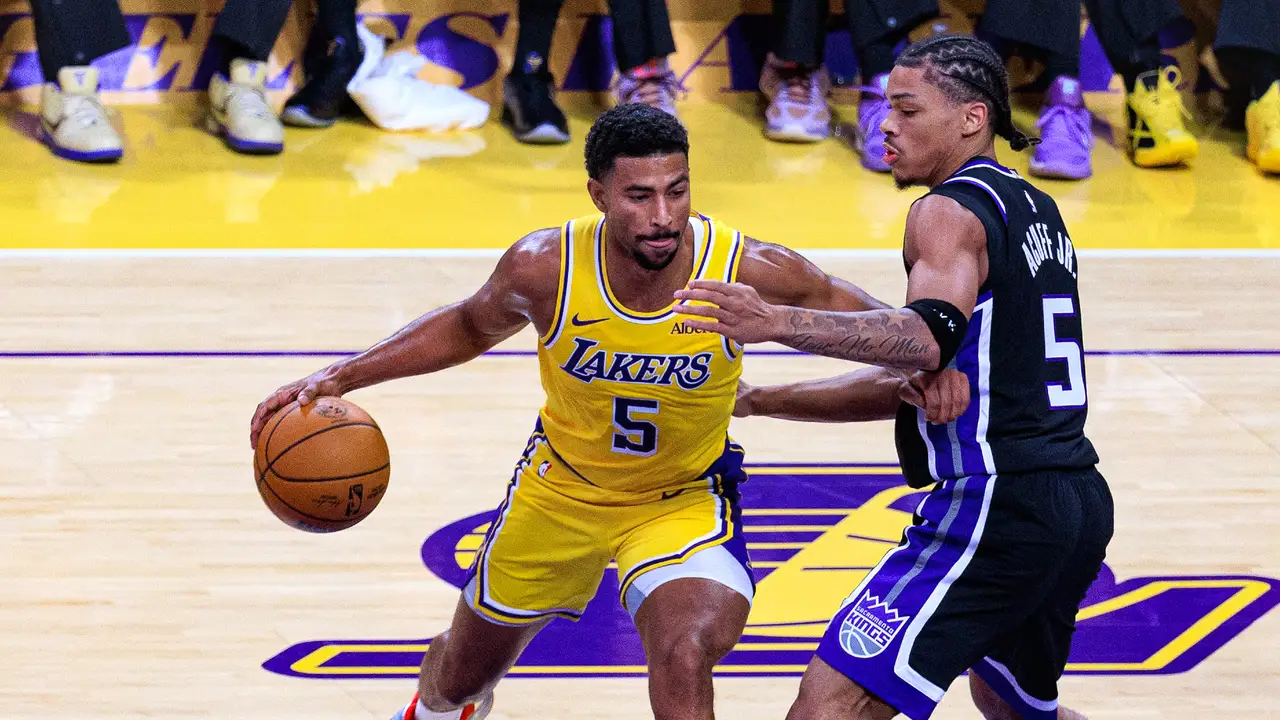 El quinteto de los Lakers aún tiene dos plazas sin dueño