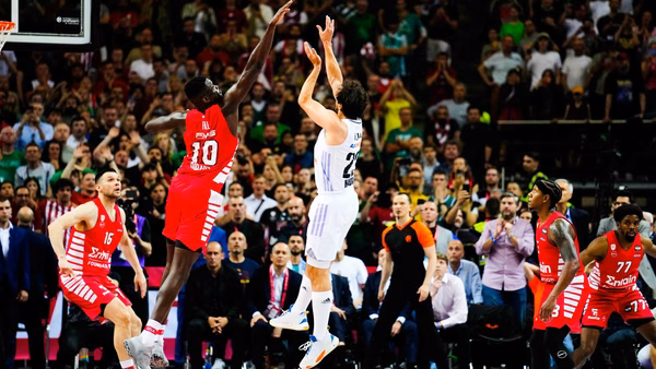 La canasta de Sergio Llull que dio la Euroliga al Real Madrid (vídeo)