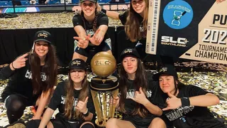 NCAA: Texas A&M Corpus Christi hace historia. ¡Hablamos con las protagonistas!