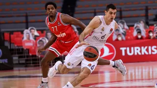 El Real Madrid finaliza la gira griega con victoria ante Olympiacos (82-86)