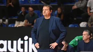 Ataman habla claro sobre los rumores de su estrella en Panathinaikos y defiende a otra