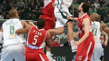 ¡Ligas Ext! Peñarol vence a Atenas en la reedición de la final Argentina; CSKA es más líder tras vencer al Khimki; Rako no juega con el Efes y Panathinaikos por fin gana este año al Olympiacos