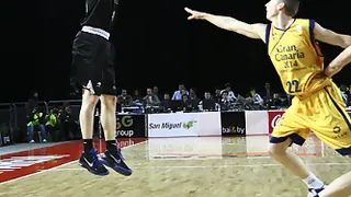 Janis Blums seguirá siendo el francotirador de Bizkaia Bilbao Basket