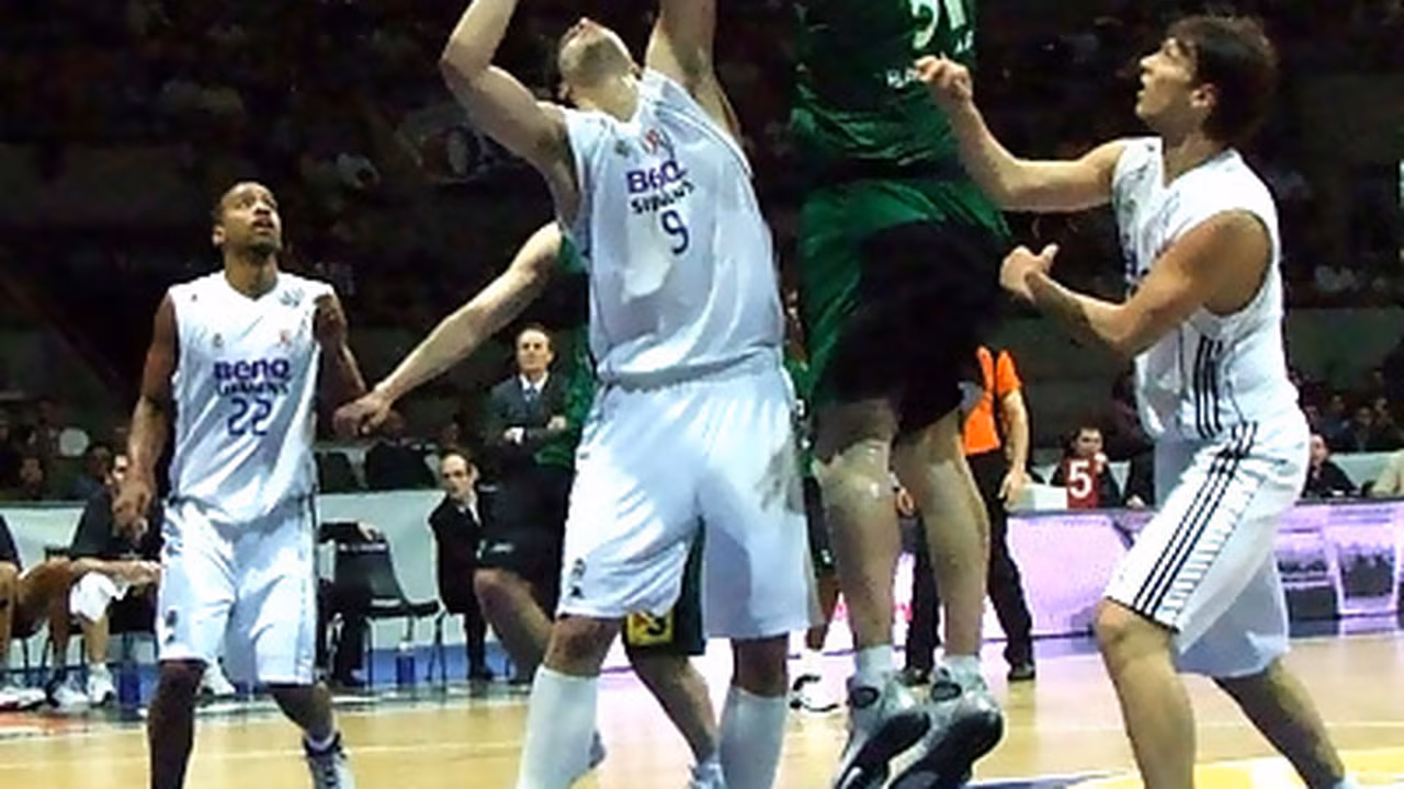 ACB-Outside: Betts retorna a Grecia