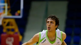 Carlos Cobos se decide por C.B. Granada