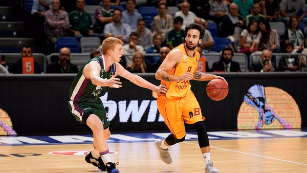 Toupane se viste de héroe y guía al Unicaja a la victoria sobre Galatasaray (88-83)