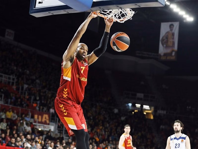 Nueva derrota en Turquía del Real Madrid, esta vez ante Galatasaray (87-84)