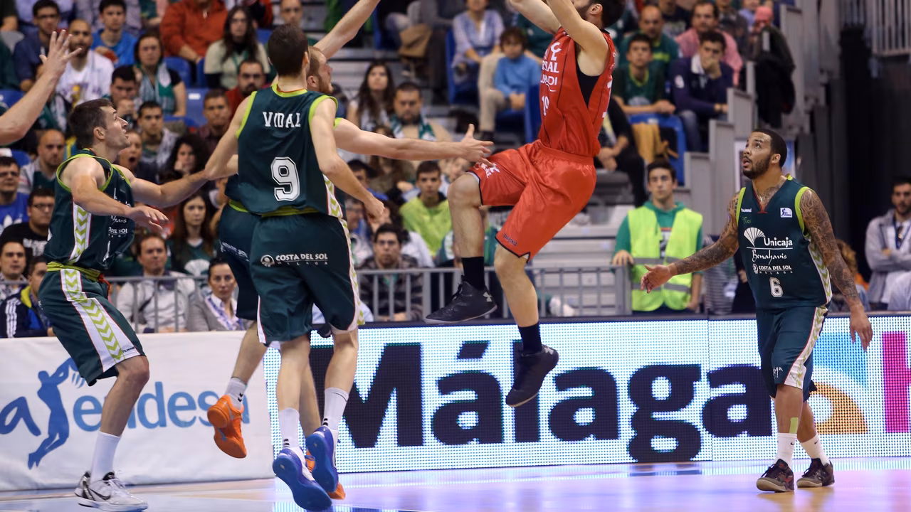 Unicaja redime sus pecados ante Caja Laboral con Zoric y Vidal como arcángeles (91-72)