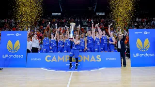 Final Playoffs LF Endesa (II): Perfumerías Avenida firma el doblete y conquista la liga