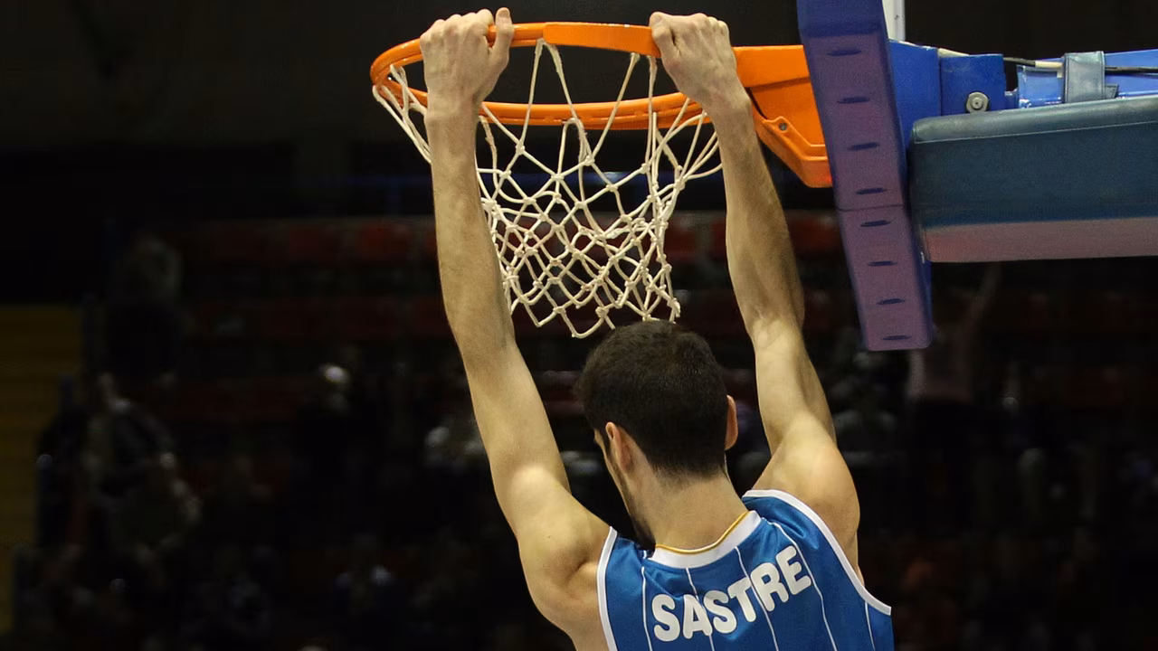Cajasol doblega al Asefa Estudiantes y forja la comunión con su público (86-78)