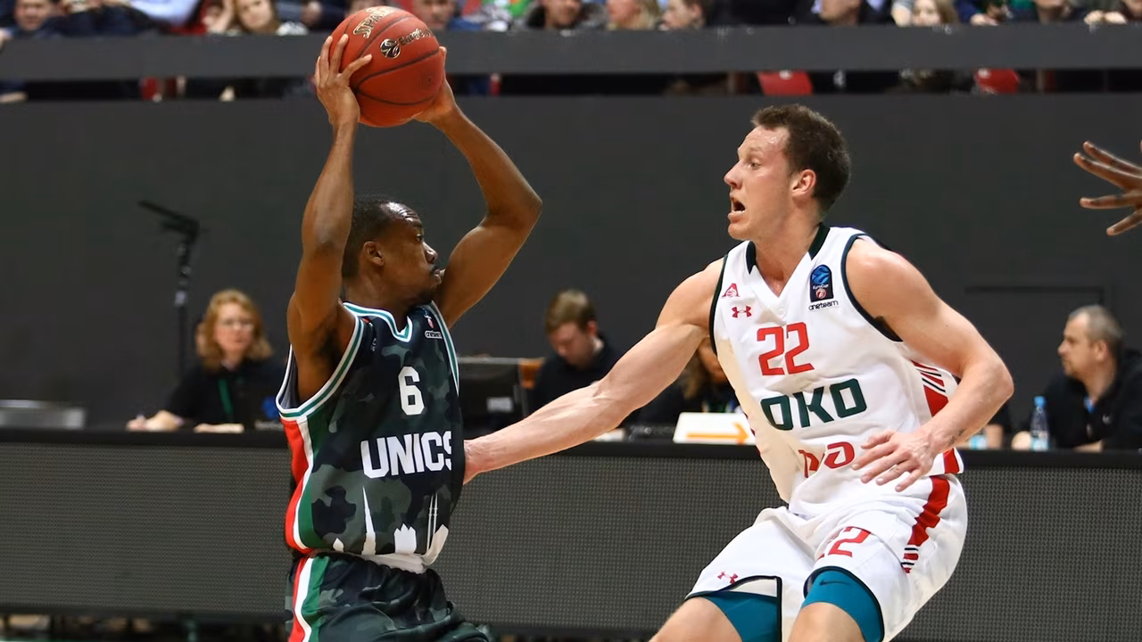 SbEu: Errick McCollum se exhibe en el primer partido de cuartos