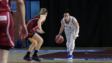 Silvia Domínguez dirige, Samuelson ejecuta y Perfumerías Avenida pone el 1-0 (55-77)