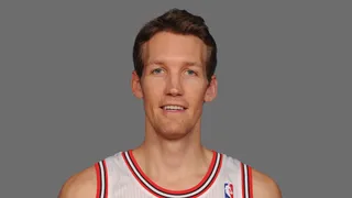 Durant se acerca a Jordan; impresionante regreso de Dunleavy tras 10 puntos de sutura