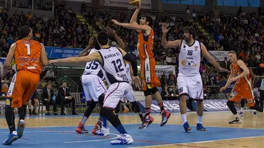 Coruña y Huesca dejan contra las cuerdas a Melilla y Burgos