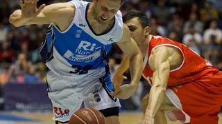 Partido entre colistas: nervios, emoción y la quinta para Obradoiro (89-75 )