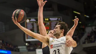 Iberostar Tenerife aguantó 28 minutos a remolque del Madrid, pero acabó cediendo; lesión fea de Gielo