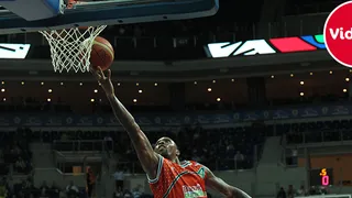 El alumno aventajado Itoudis puede de nuevo con el maestro Obradovic. Rowland decide