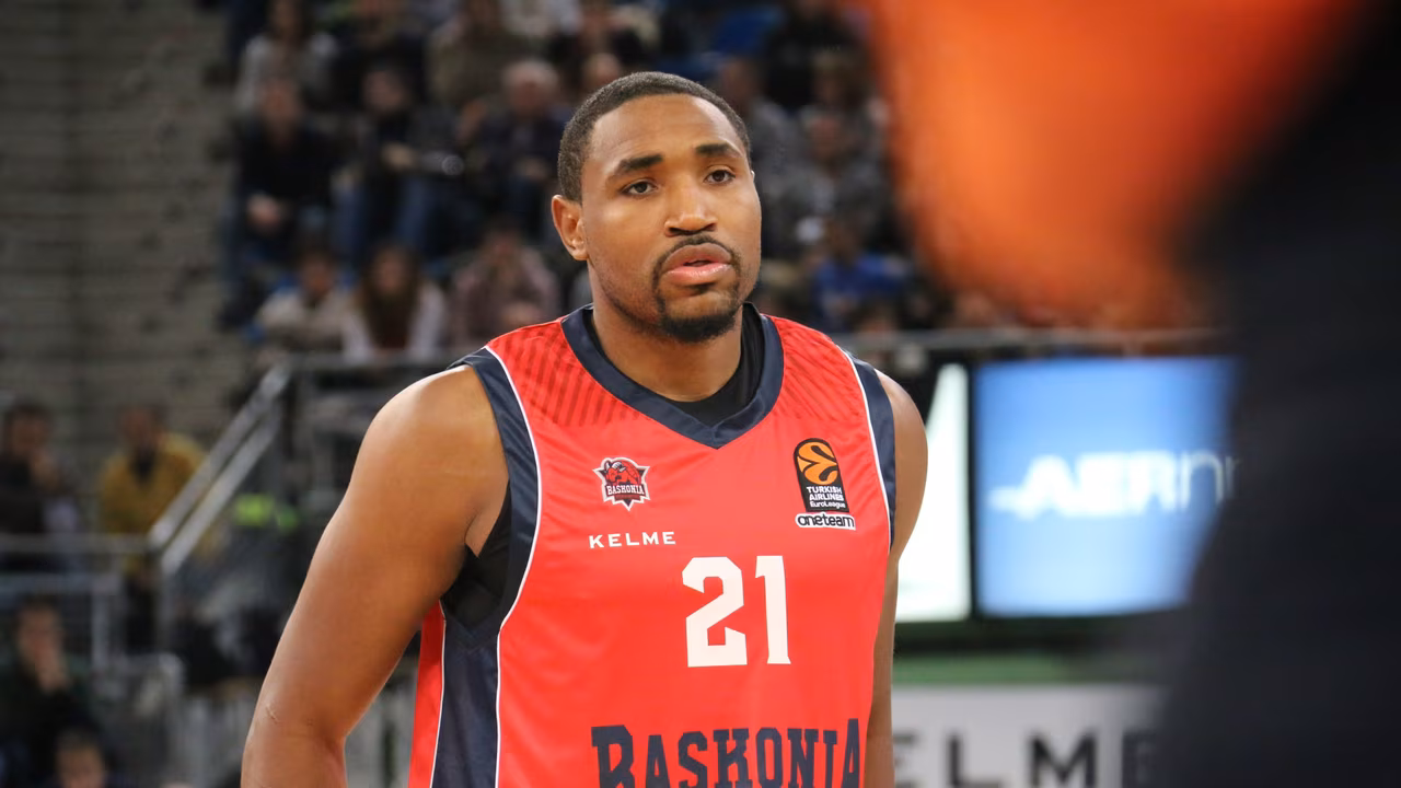 El Baskonia no renueva a Kevin Jones