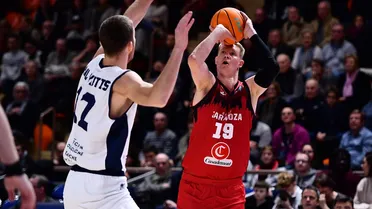 Un show que bien puede valer un liderato (73-105)