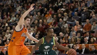 Simon permite a Unicaja seguir en la senda del Playoff (79-73)