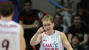 Caja Laboral roba la tercera plaza al PE Valencia (72-65)