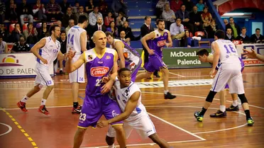 Andorra empieza el Playoff con derrota; Cáceres asalta el Pazo. KNET, hundido en Playout