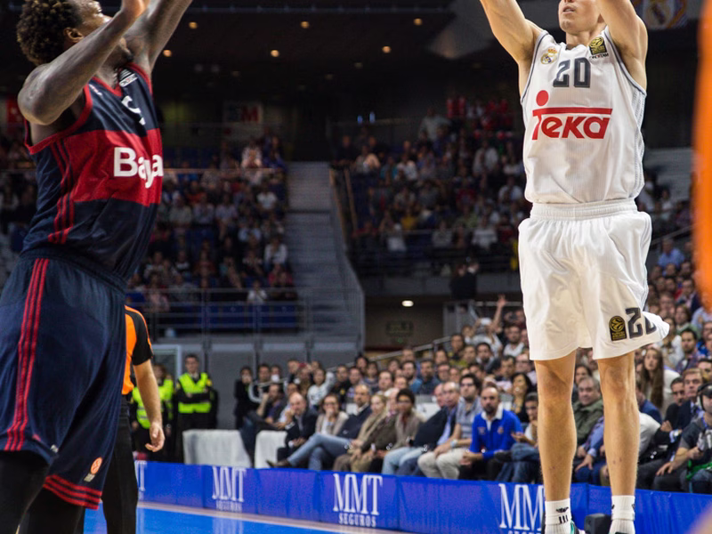 Un triple de Carroll evita que el let’s get physical del Bayern reine (101-99)