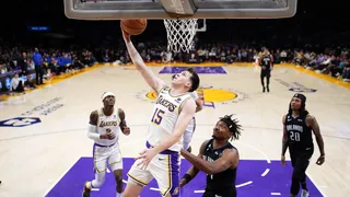 Resumen NBA: Lakers vence a ritmo de Reaves y Bucks sigue sin bajar el nivel