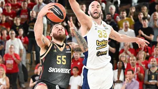 ¿Jugarán juntos? Llega Calathes, pero Mike James tiene ofertas