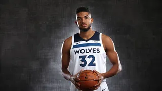 Towns guía a los Wolves; LeBron suma y Marc roza la victoria en otra exhibición
